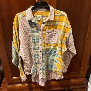 BDG Yellow Plaid Button-Up Shirt Size Small